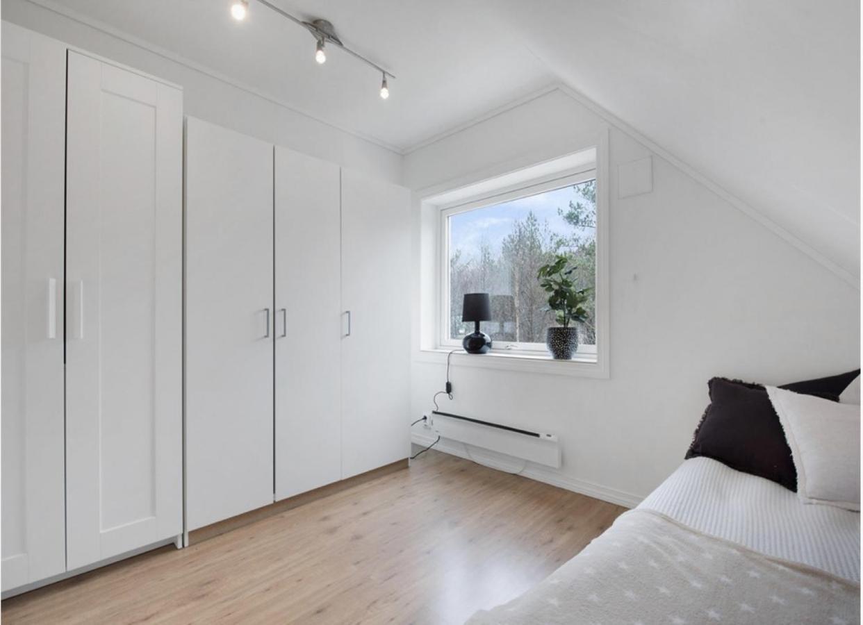 5-bedroom In Asane, Holiday home *